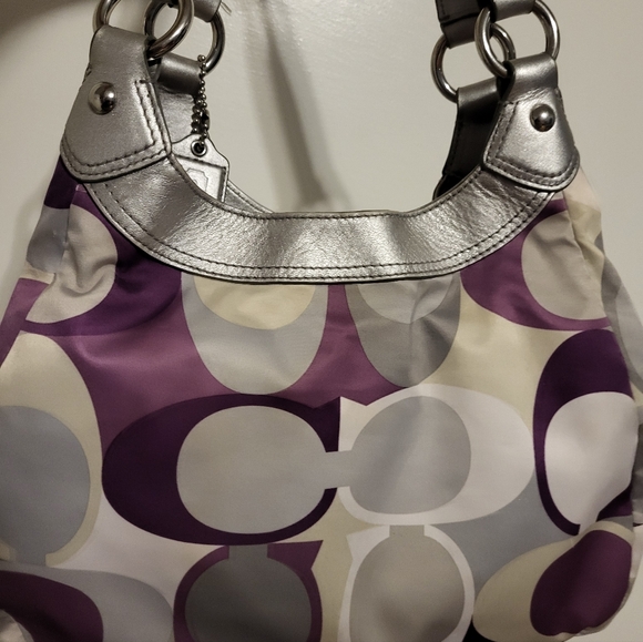 Coach 2 Piece Hobo SATEEN Scarf Print. 2011 Purple GREY SILVER AND WHITE. - Picture 8 of 12